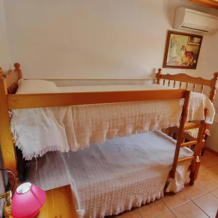 Estrelizia Villa *